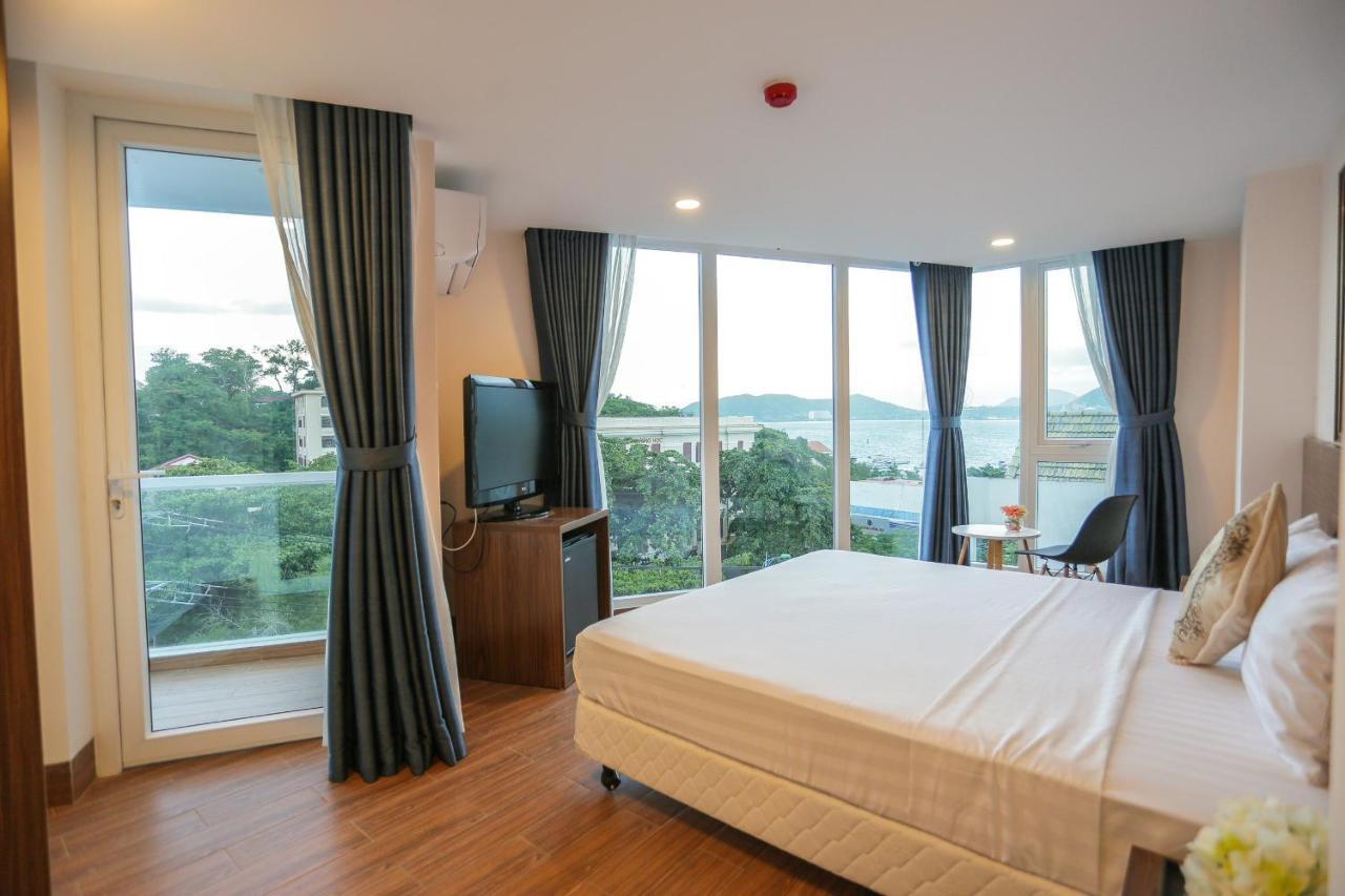Khach San Cliffhouse Нячанг