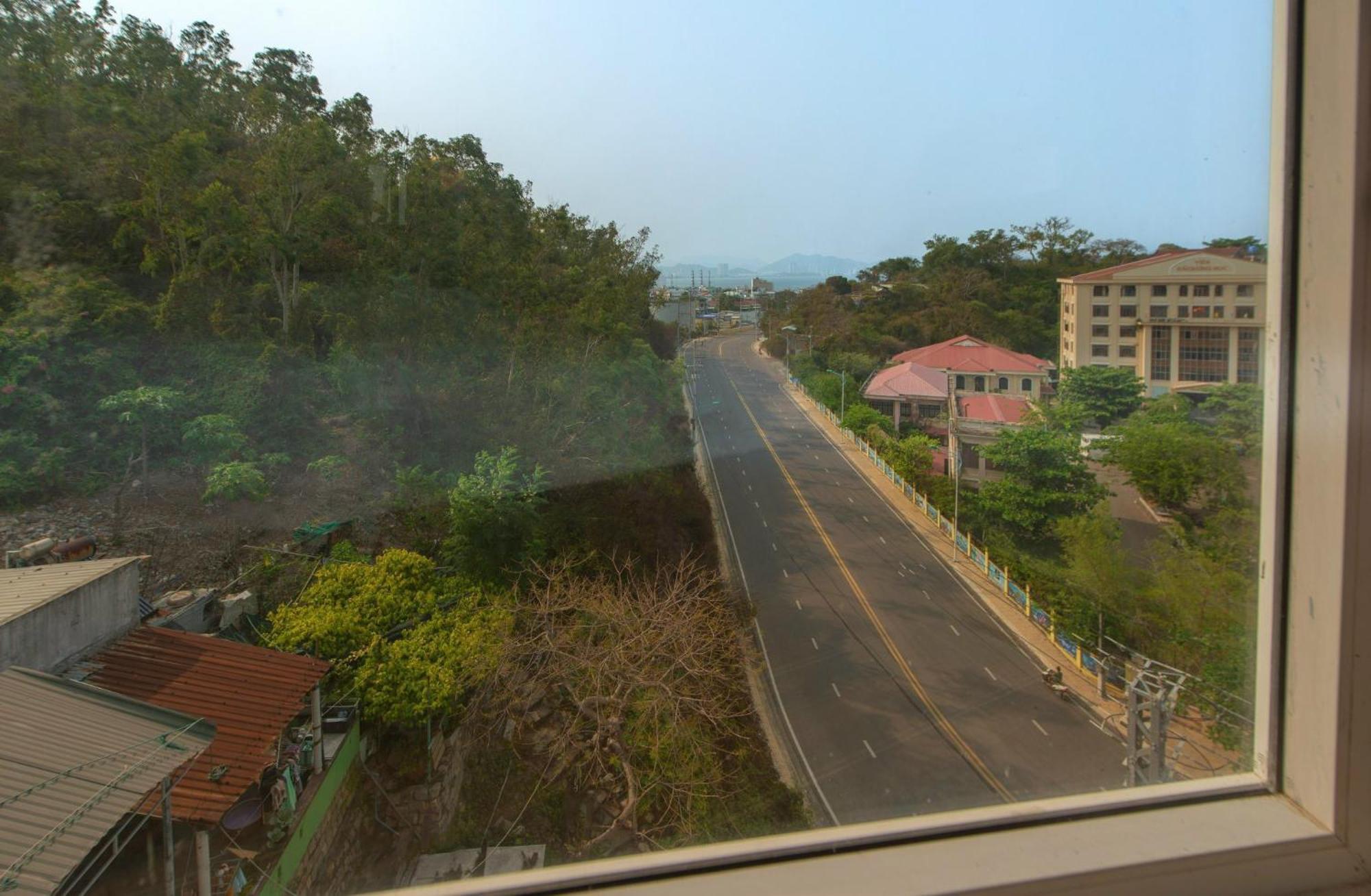 Khach San Cliffhouse Отель 3*